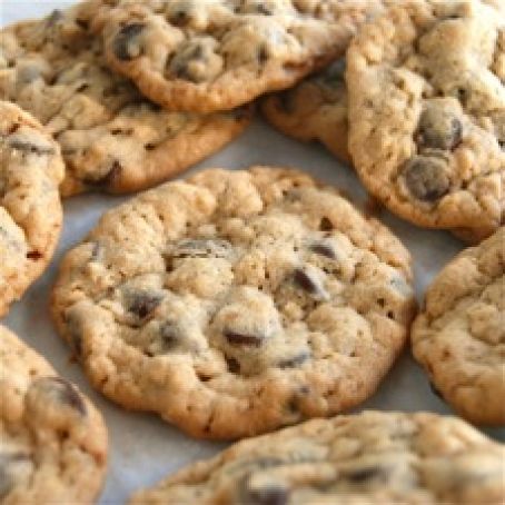 Chocolate Chip Oatmeal Cookies